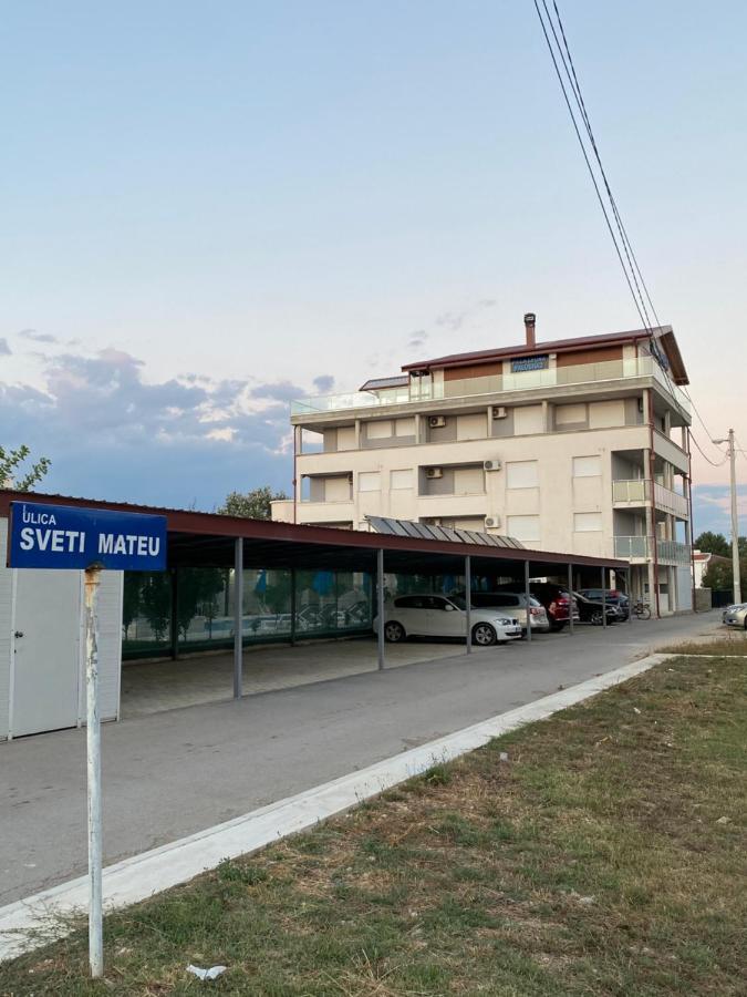 דוני שטוי Villa Leona Palushaj מראה חיצוני תמונה
